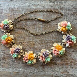 Vintage Dainty Plastic Flower Collar/Choker Necklace